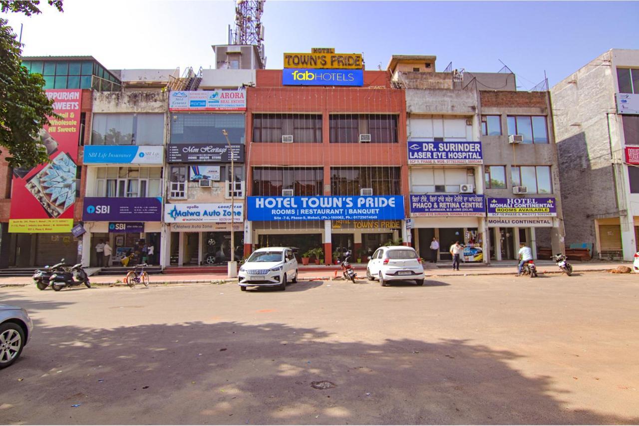 Fabhotel Town Pride Sohana Exterior foto
