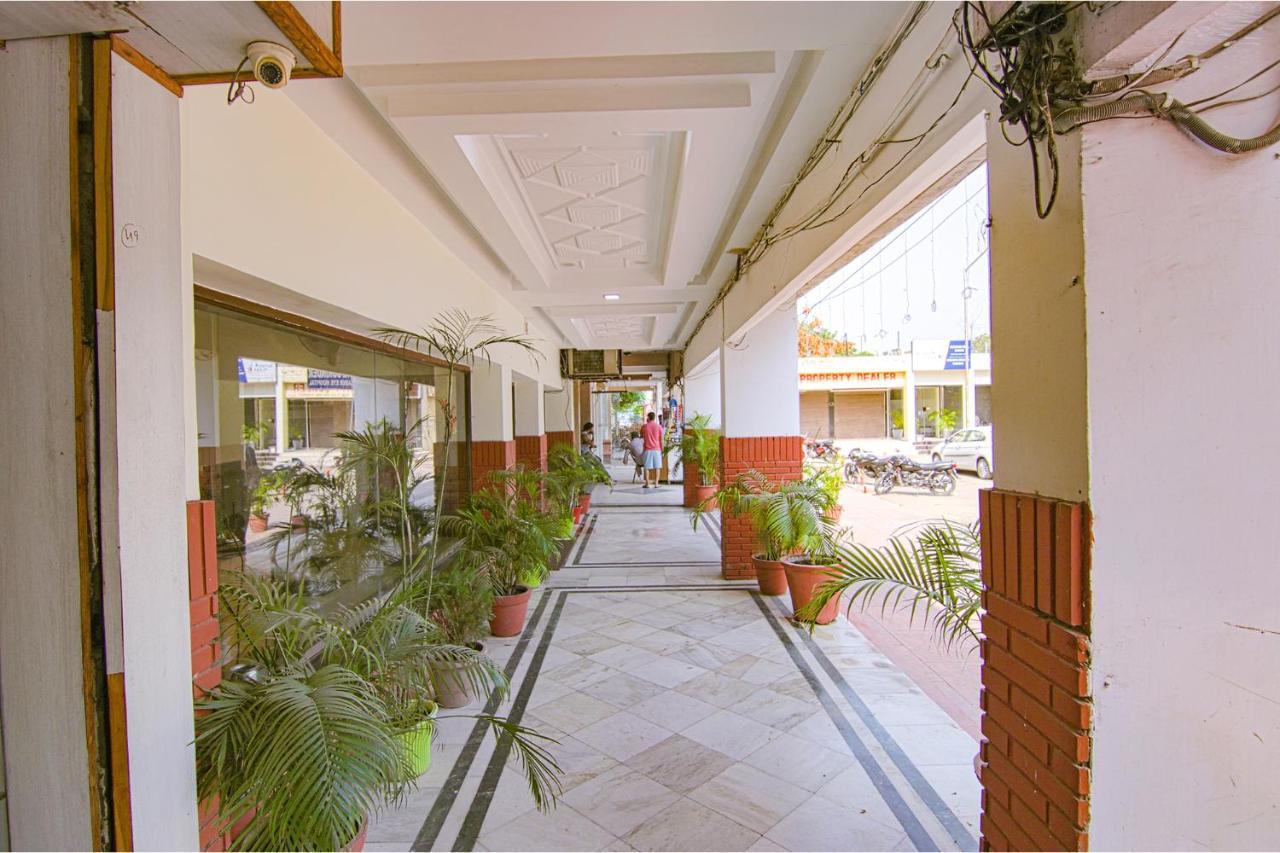 Fabhotel Town Pride Sohana Exterior foto