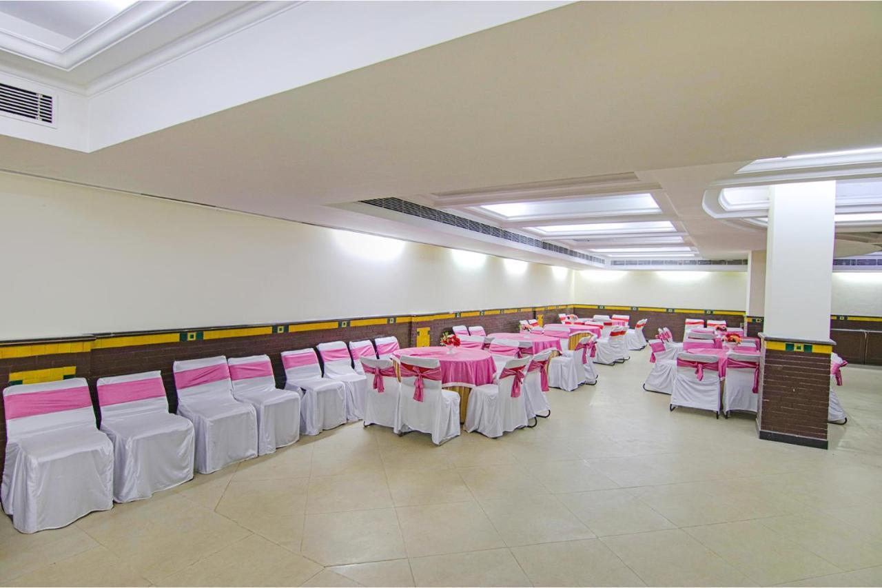 Fabhotel Town Pride Sohana Exterior foto
