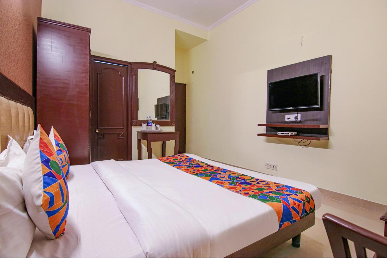Fabhotel Town Pride Sohana Exterior foto