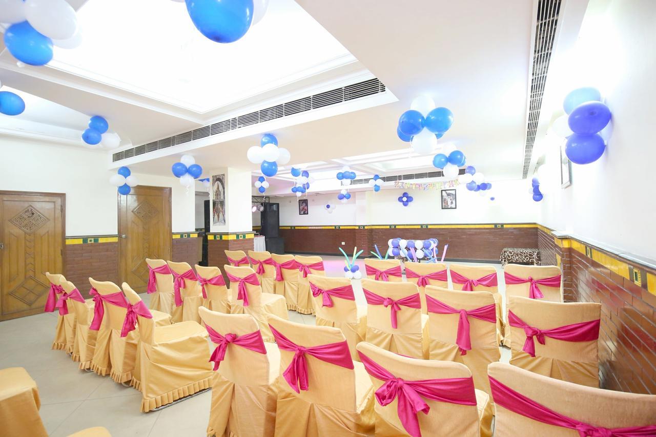 Fabhotel Town Pride Sohana Exterior foto